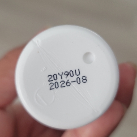 New LA ROCHE-POSAY SPF 50 Sunscreen With Niacinamide 50 Ml - Picture 4 of 12